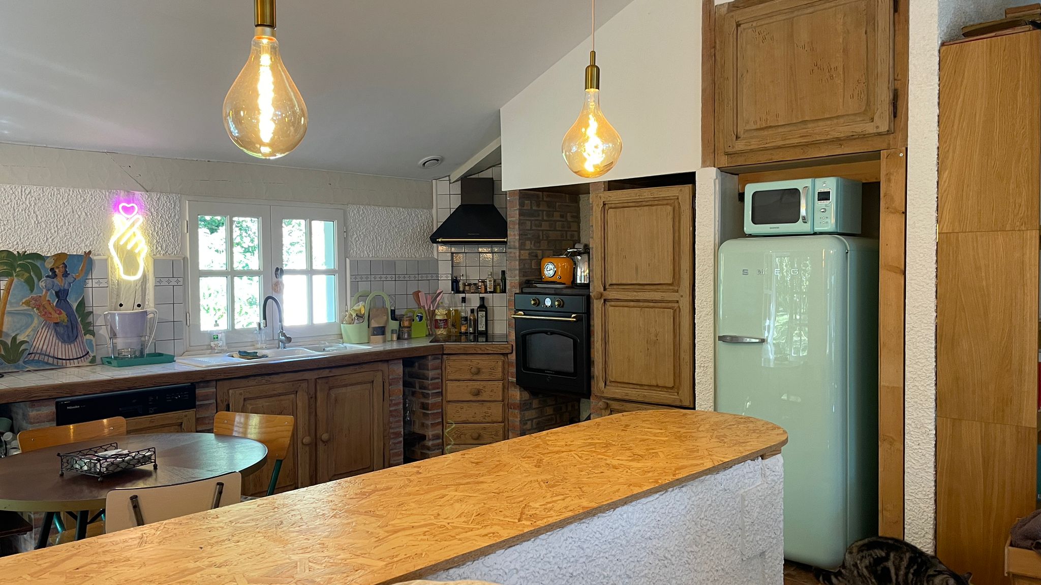 cuisine-bergerie-petitcaoule-piscine-chevaux-maison-location-landes-maison à louer-accueil chevaux-maison à louer avec piscine